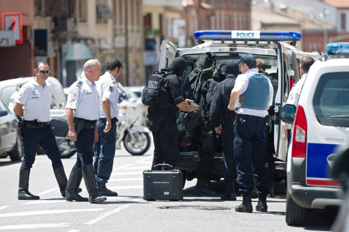 La policía francesa ha llevado a cabo una operación que ha permitido liberar a los cuatro rehenes secuestrados