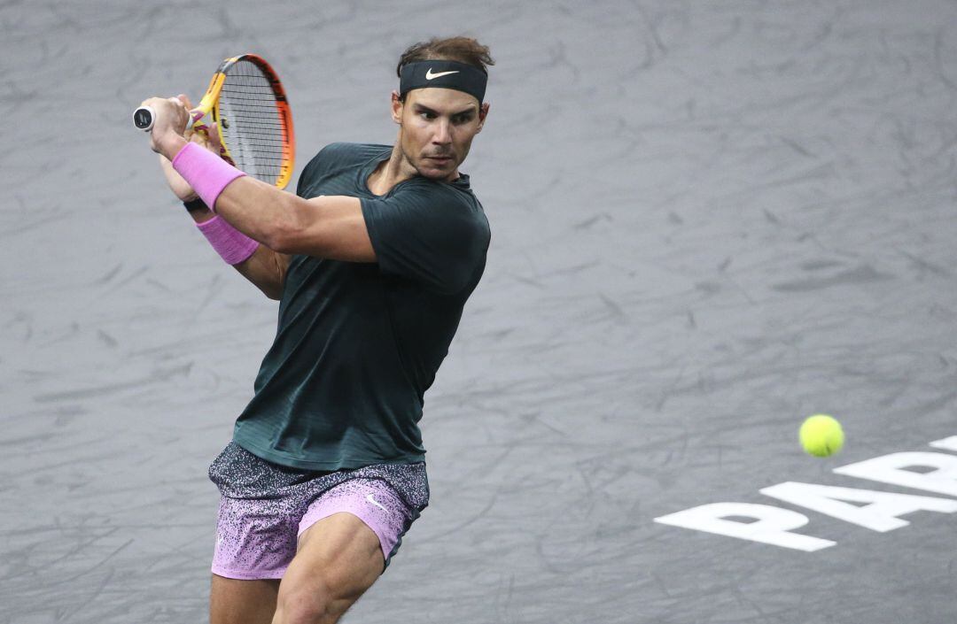 Nadal, durante un partido contra Zverev. 