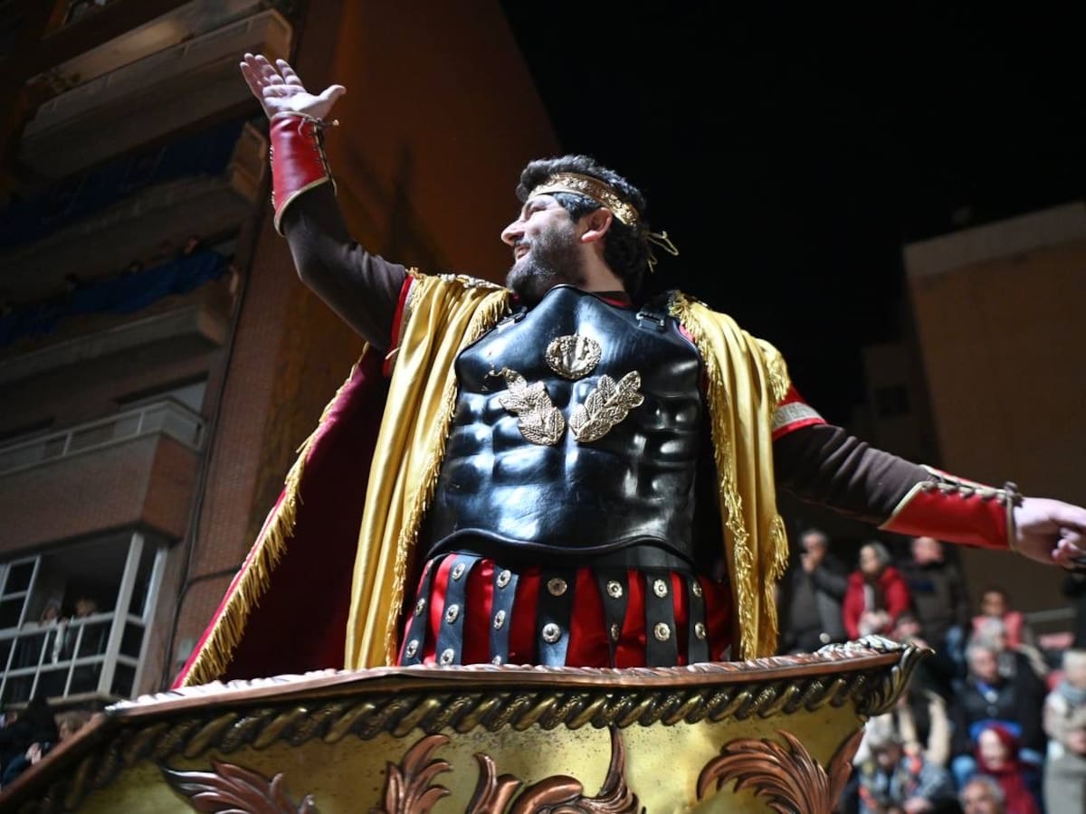 'Teodosio' López Miras toma las riendas de una cuadriga en el Viernes Santo lorquino