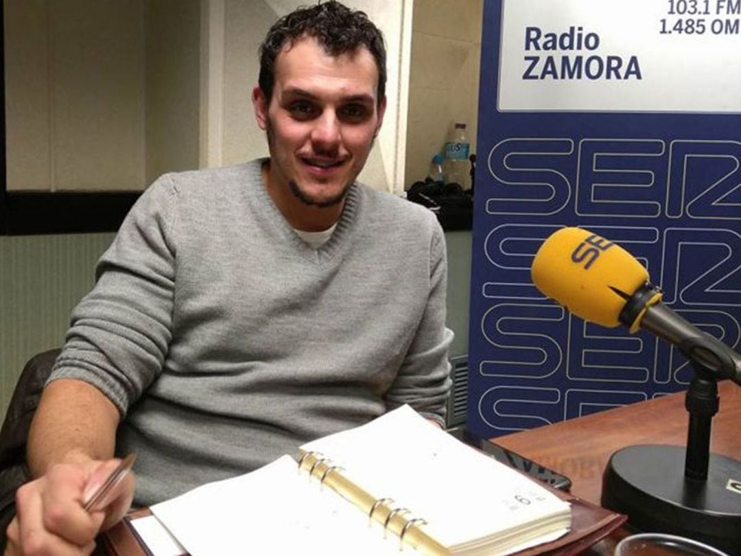 El alcalde de Toro, Tomás del Bien, en los estudios de Radio Zamora