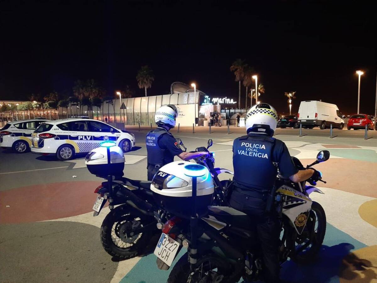 La Policía Local de València impone 40 multas por no llevar mascarilla este viernes por la noche