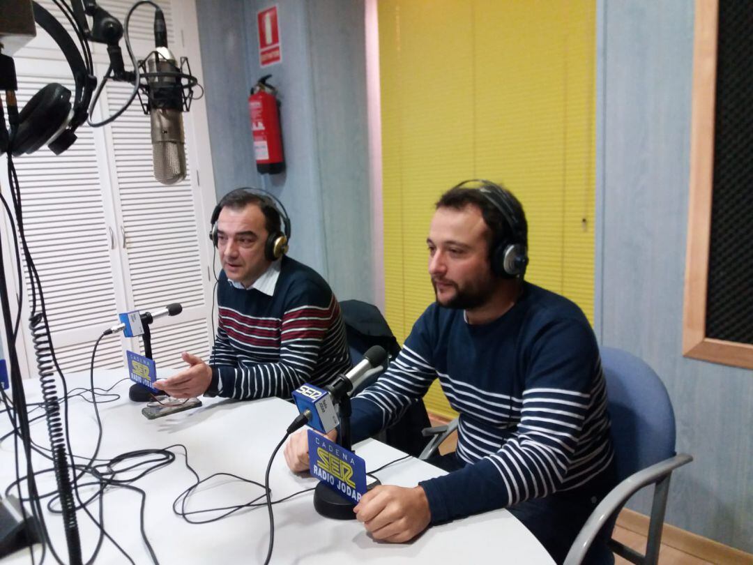 Momento de la entrvista que manteníamos con los representantes de AFA Sierra Mágina, el presidente Antonio Muñoz, a la izquierda, José Carlos Illana, derecha