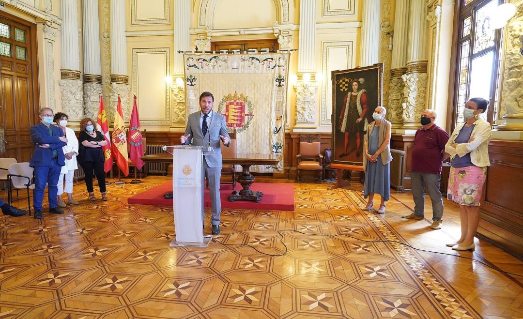 Presentación del acuerdo en el Ayuntamiento de Valladolid