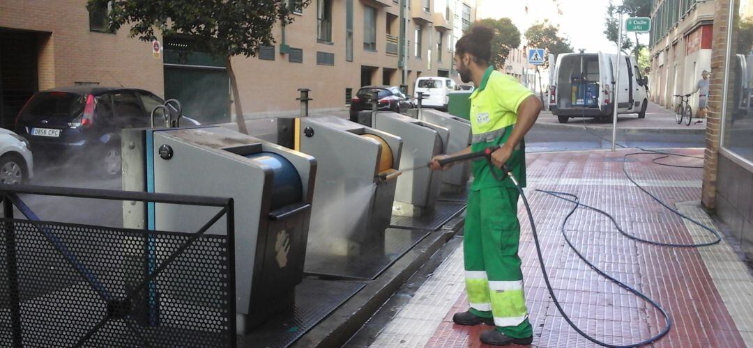 Los trabajos de baldeo se van a desarrollar en la ciudad hasta el mes de octubre