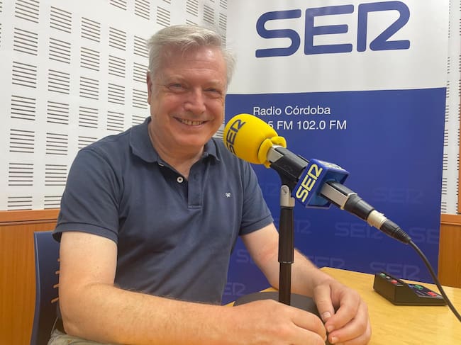 Juan José Primo Jurado en el estudio de Radio Córdoba