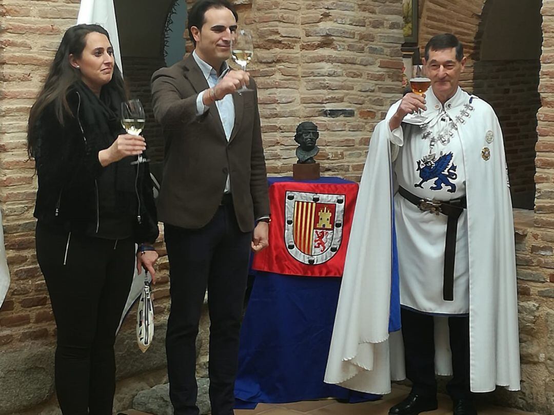 El Ayuntamiento y la Orden de la Jarra y el Grifo se unen por los Premios Fernando de Antequera