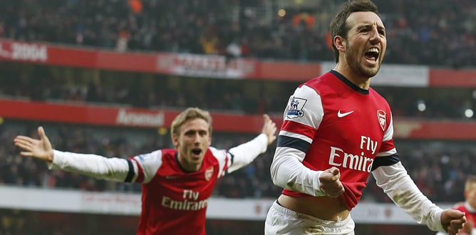 El centrocampista asturiano celebra junto a Monreal su gol frente al Aston Villa