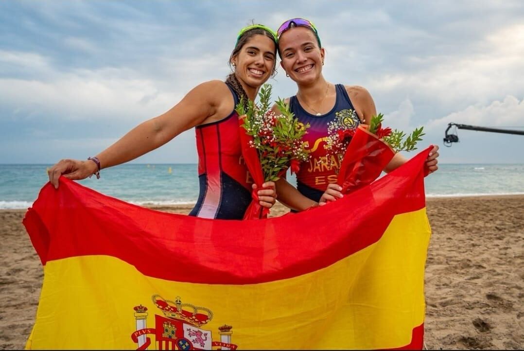 Marta Paradas y su compañera Carmen Jarabo, subcampeonas del Mundo sub 19 en Beach Sprint