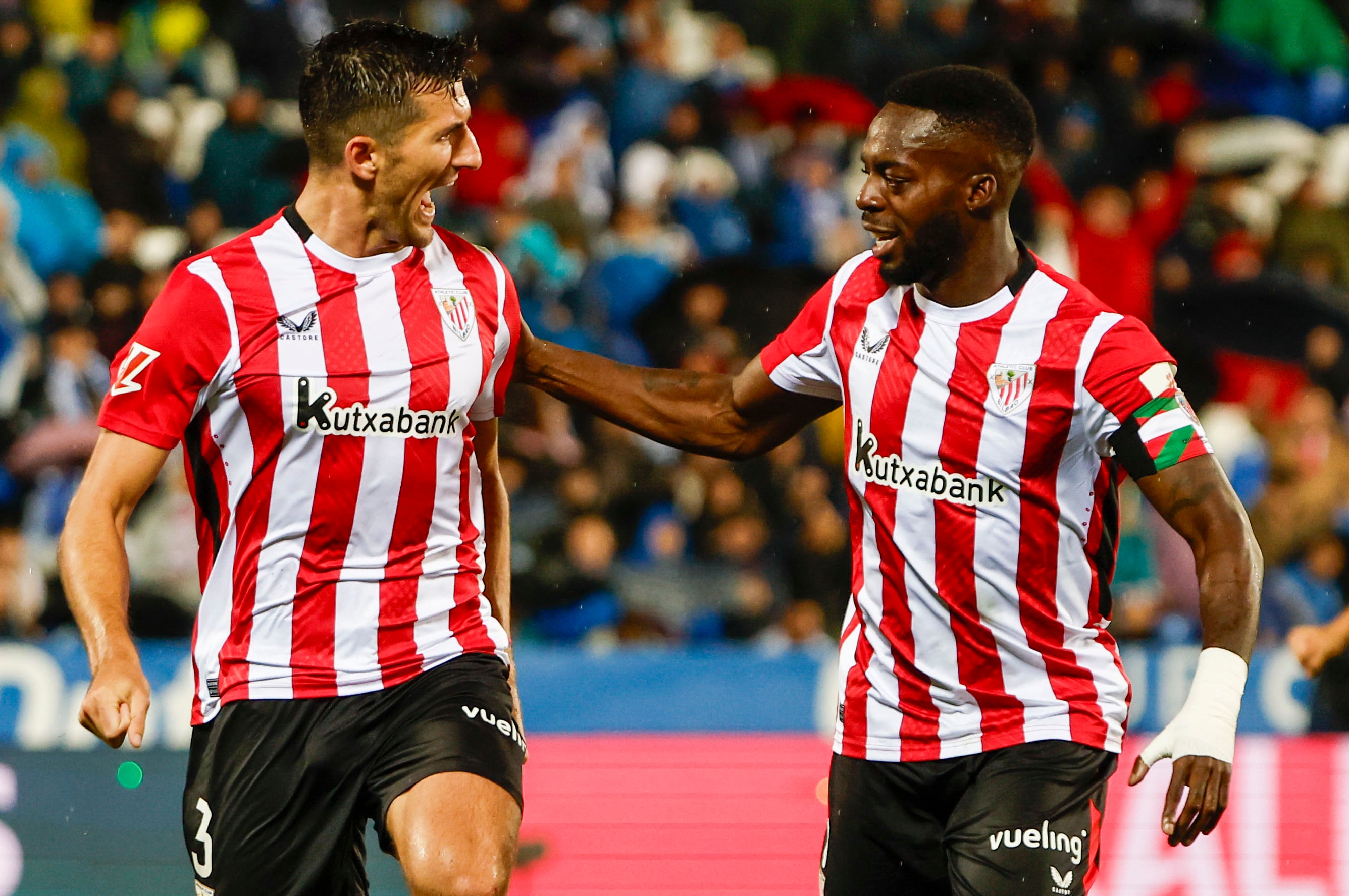 Los jugadores del Athletic Club, Vivian (i) y Nico Williams, celebran el primer gol del equipo bilbaino durante el partido de la jornada 7 de LaLiga EA Sports entre Leganés y Athletic Club