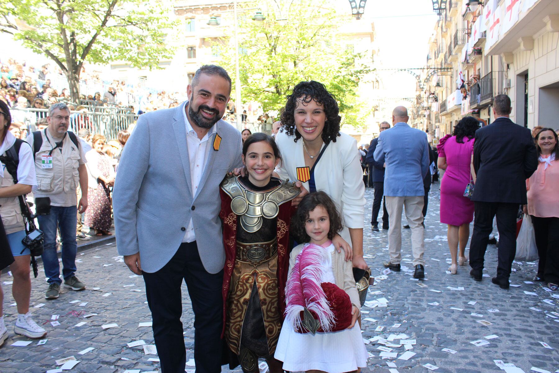 Abril junto a sus padres y su hermana pequeña