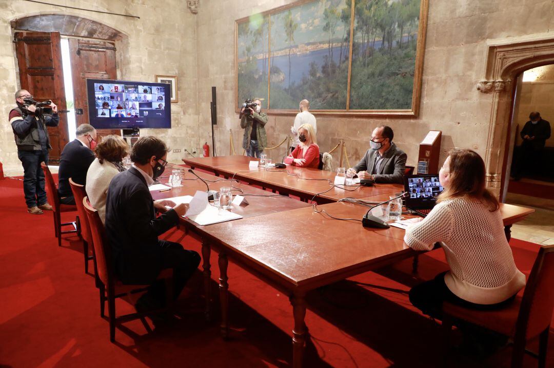 Reunión en el Consolat de Mar