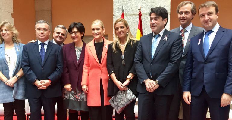 El alcalde de Tres Cantos, Jesús Moreno con Cristina Cifuentes y otras autoridades en la presentación de #thinkmadrid 