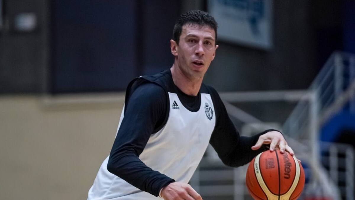 Sergio de la Fuente: "Es un orgullo intentar llevar este escudo a lo más alto"