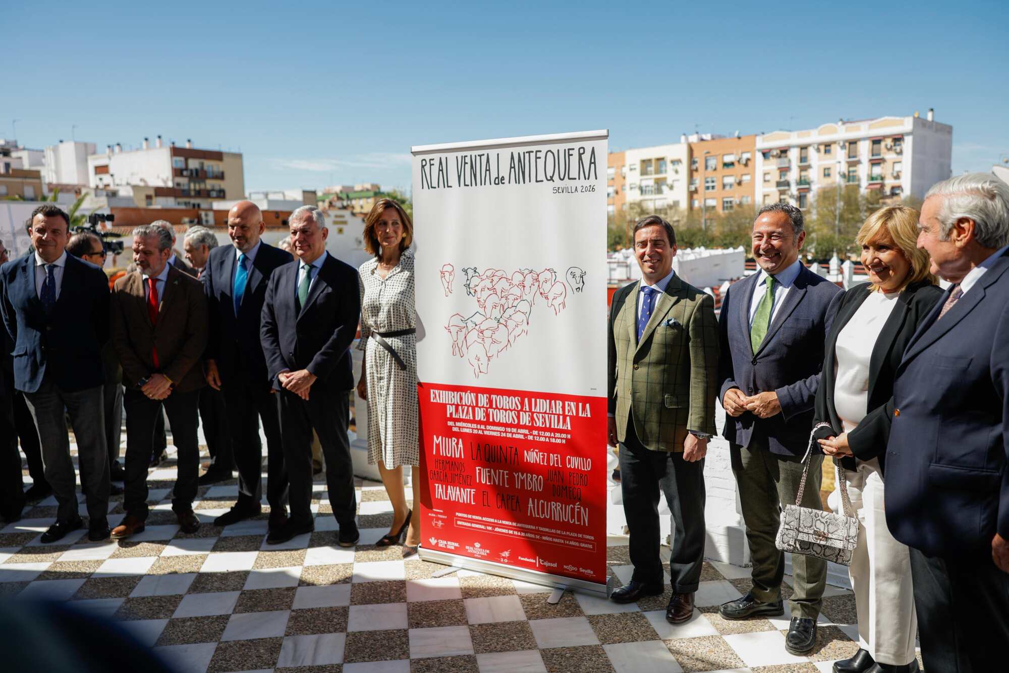 Foto de familia en la presentación de las ganaderías que se podrán ver en la Real Venta de Antequera