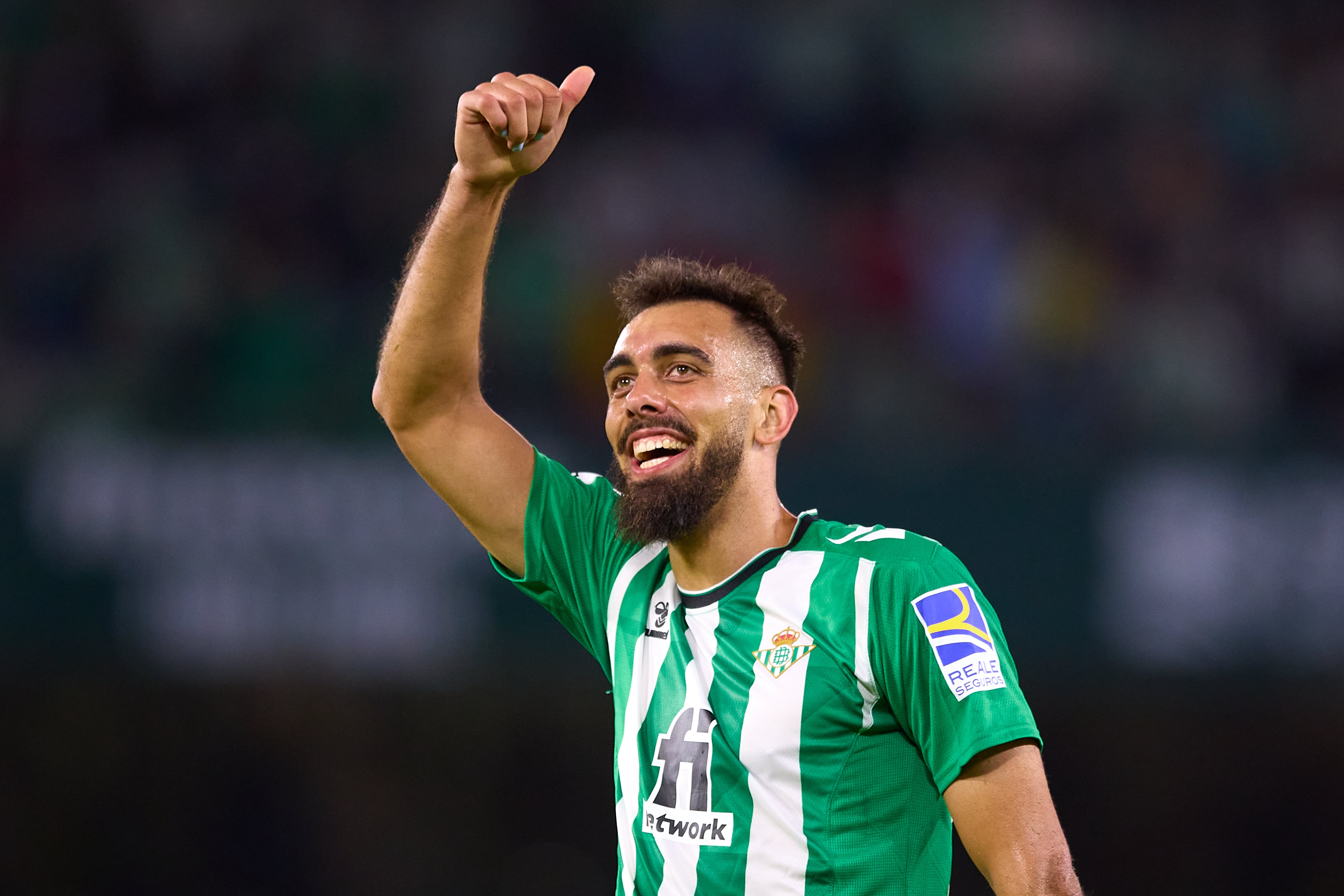 Borja Iglesias celebrando su gol contra el Almería