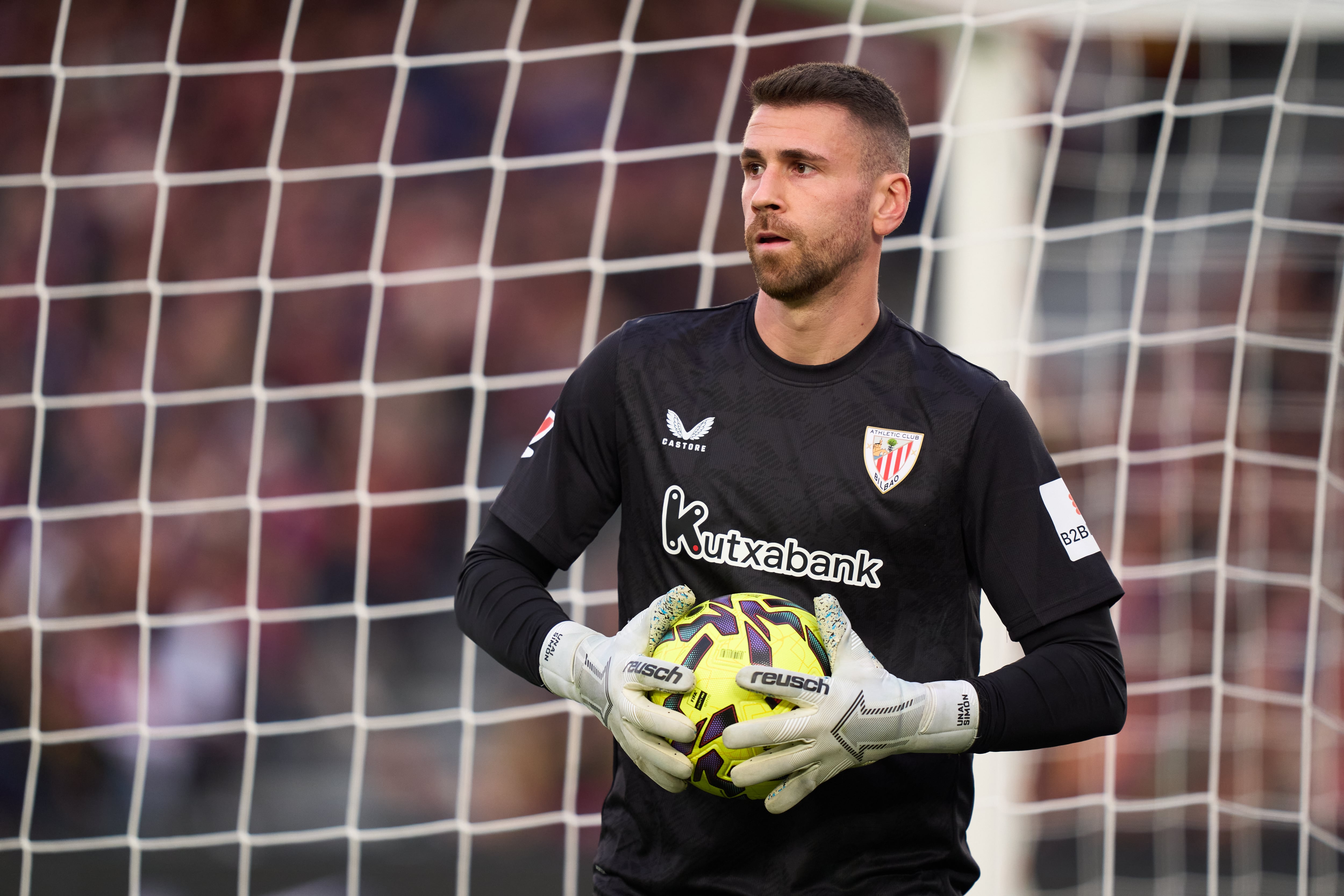 BARCELONA, SPAIN - NOVEMBER 22: Unai Simon of Athletic Club looks on during the LaLiga EA Sports match between FC Barcelona and Athletic Club at Spotify Camp Nou on November 22, 2025 in Barcelona, Spain. (Photo by Pedro Salado/Getty Images)