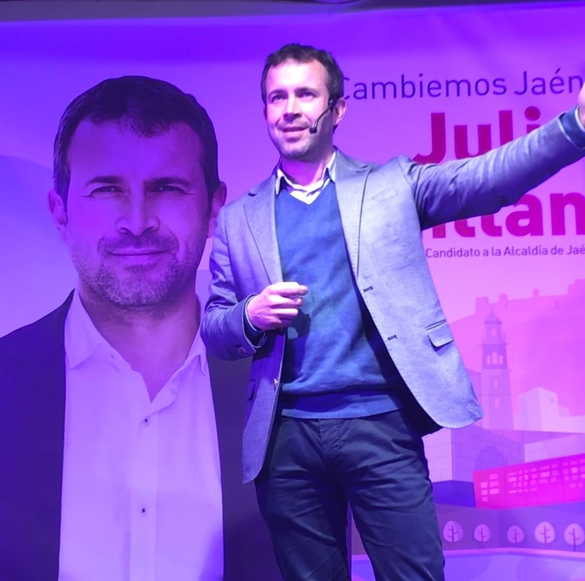 Julio Millán, candidato del PSOE de Jaén capital, durante un acto electoral