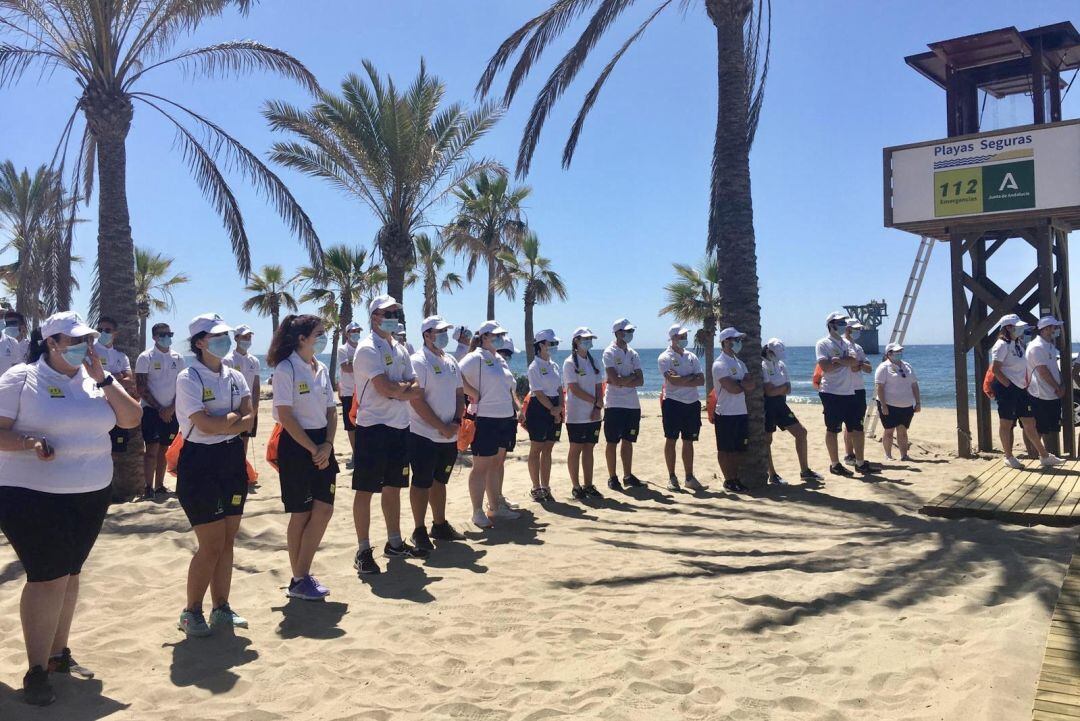 Los auxiliares en las playas de Marbella este lunes