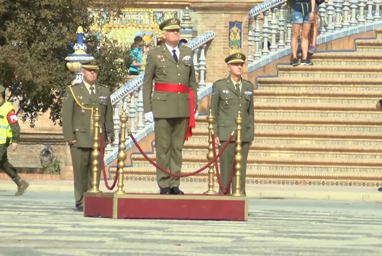 Despedida en Plaza de España del teniente general José Rodríguez, jefe de la Fuerza Terrestre