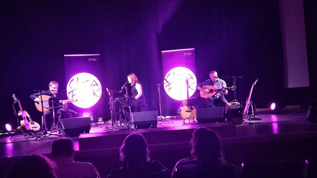 Momento del recital de Vivere Memento en Jódar