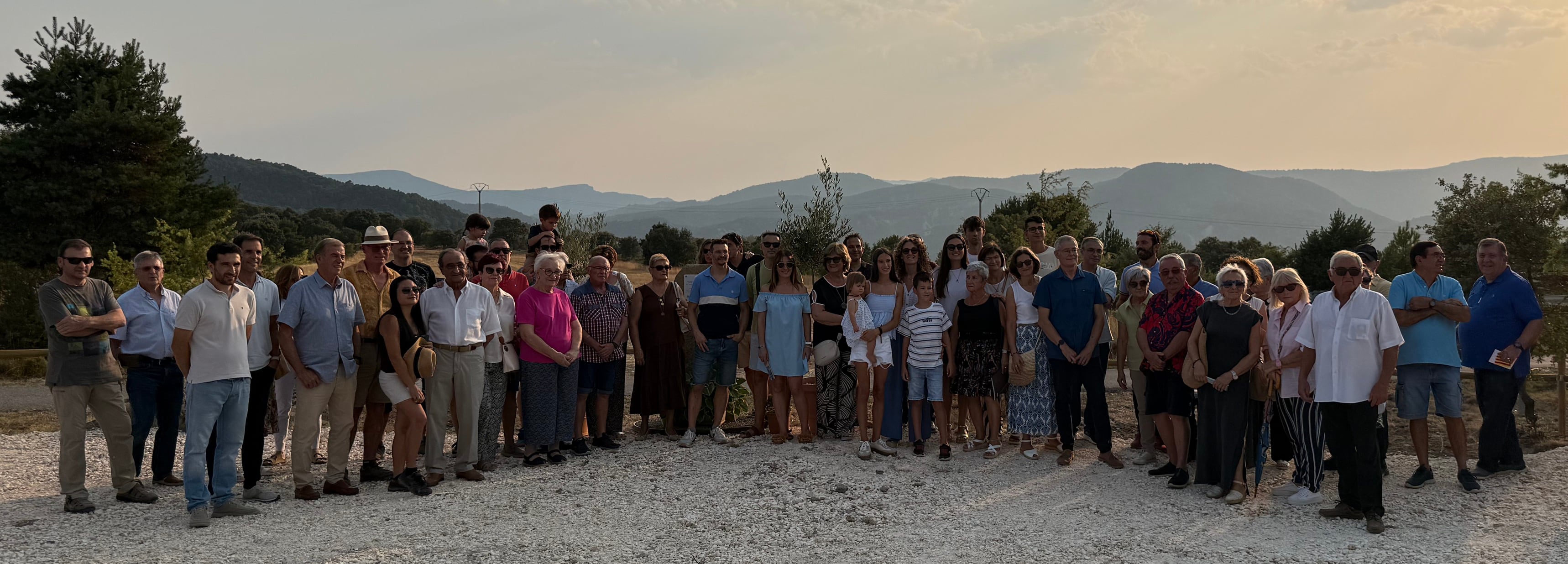 Foto de familia en el nuevo parque.