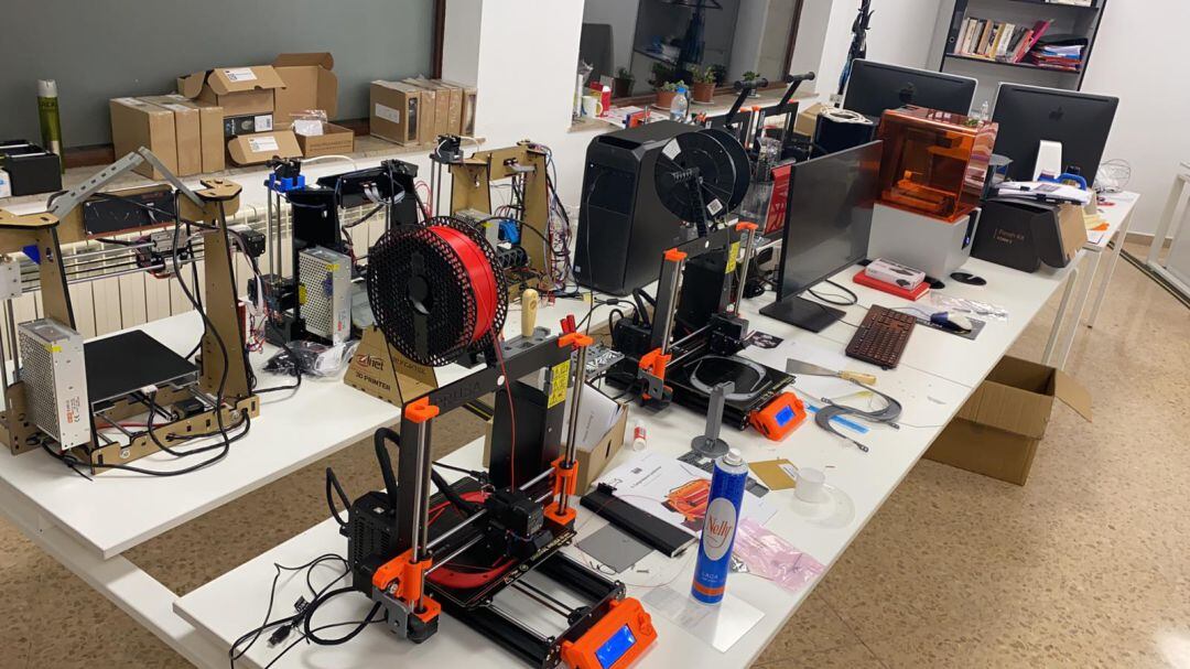 Impresoras 3D de la Universidad de Salamanca colaboran con la creación de material sanitario.