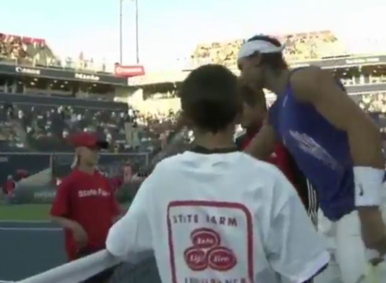 Nadal saluda a Shapovalov en el torneo de Toronto en 2008