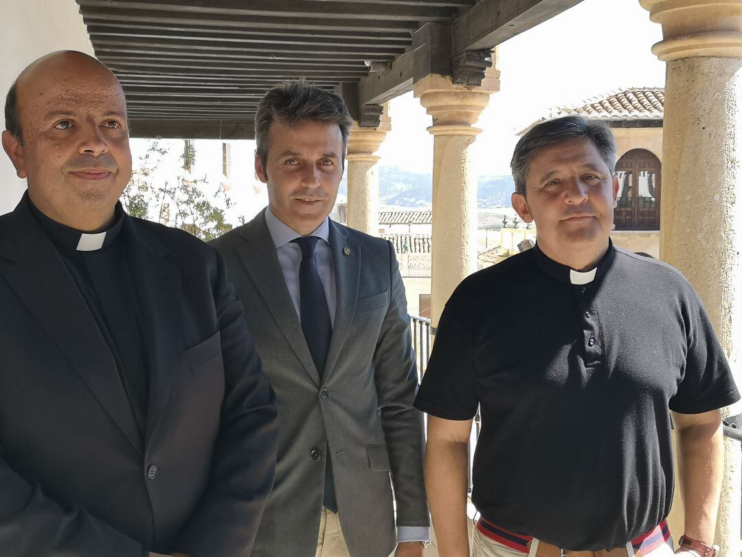 Cardaldas ha sido presentado por la Agrupación de Hermandades y Cofradías de Ronda en Santa María la Mayor.