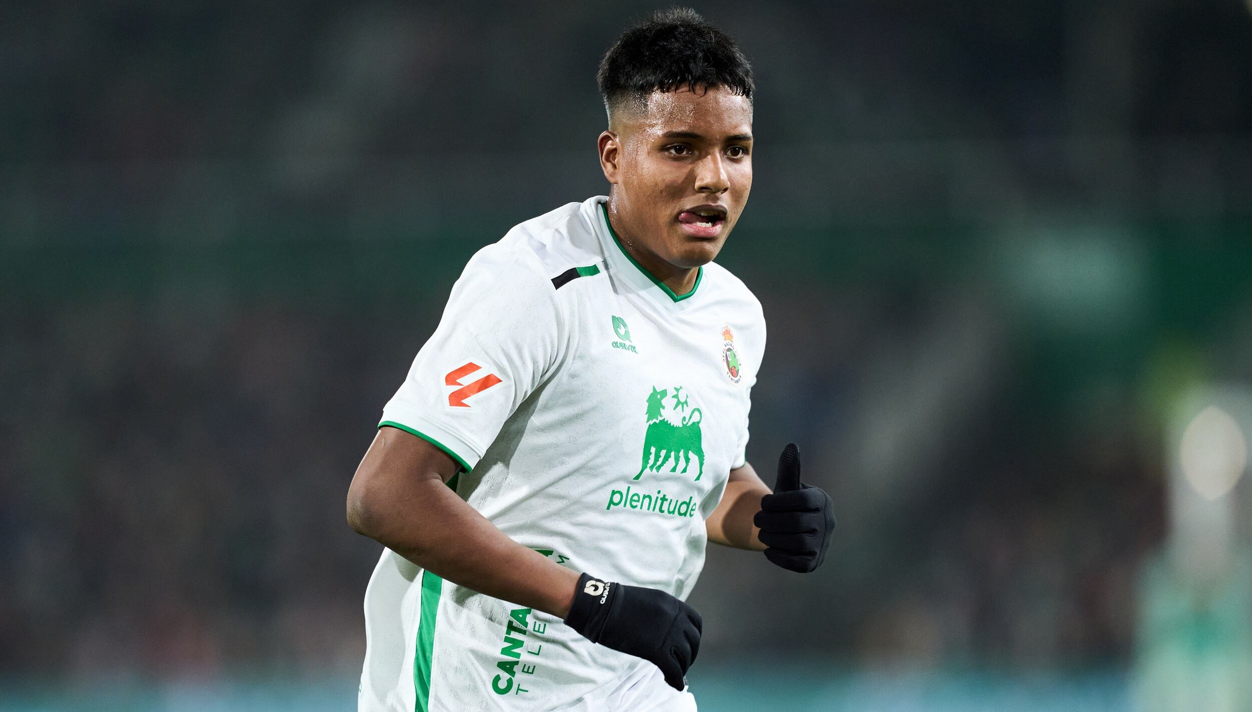 DONOSTIA, SPAIN - DECEMBER 13: Jeremy Arevalo of Real Racing Club looks on during the LaLiga Hypermotion match between Real Racing Club de Santander and CD Leganes at Campos de Sport de El Sardinero on December 13, 2025 in Santander, Spain. (Photo by Juan Manuel Serrano Arce/Getty Images)