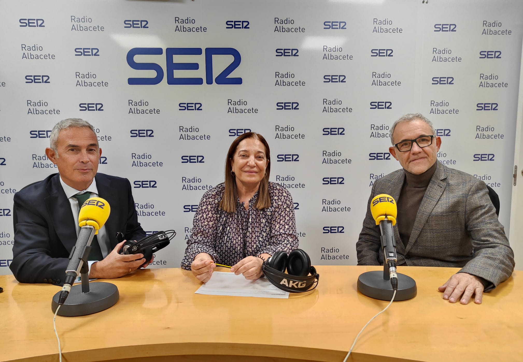 Víctor Hernández, Justina Gómez y Juan García, en Radio Albacete