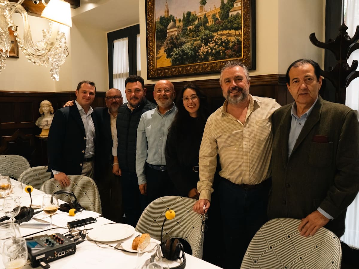 Tertulia especial de Cruz de Guía desde el Restaurante Casa Robles de Álvarez Quintero