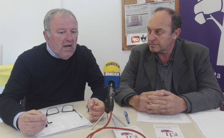 Llorenç Carretero y Florencio Conde expusieron los motivos de su rechazo a las directrices del Consell.