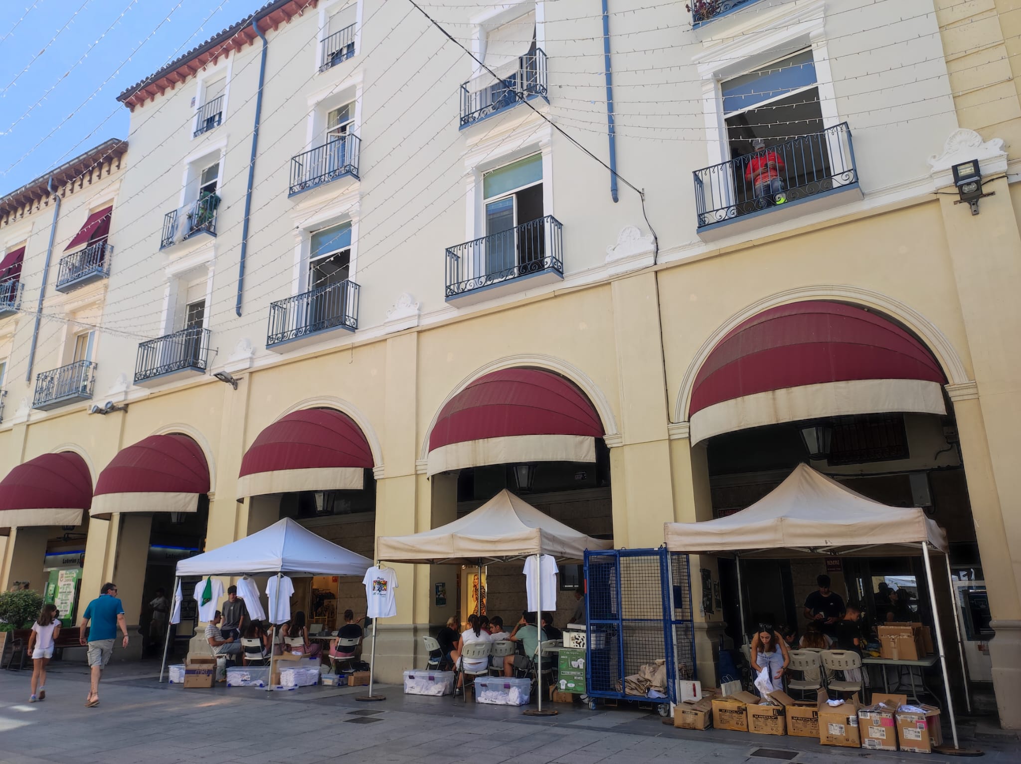 Campaña de socios en los porches de Galicia.