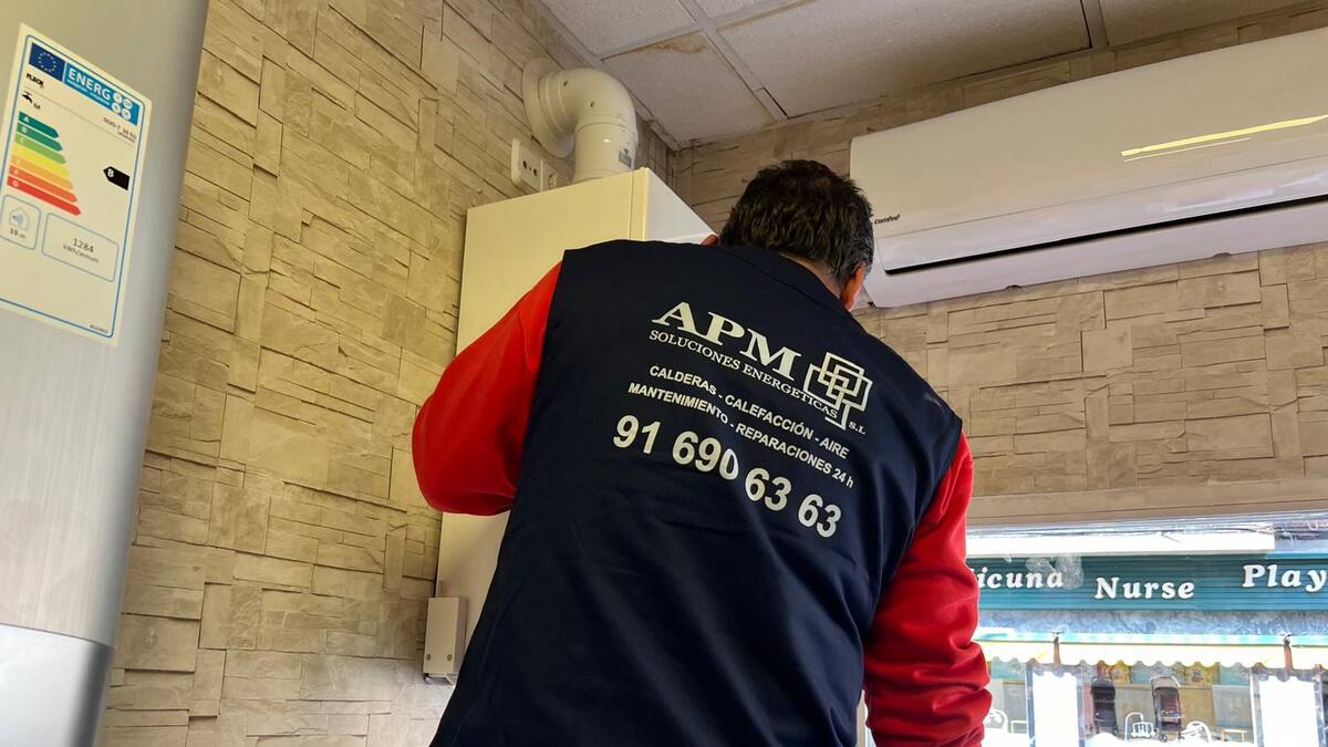 Entrevistamos a Pedro Rodríguez, uno de los gerentes de APM Soluciones energéticas en Fuenlabrada, que nos ha dado algunas claves para ahorrar en este gasto en calefacción