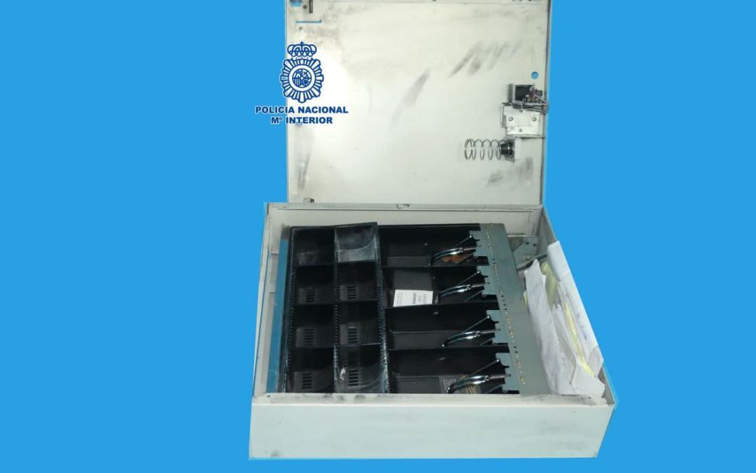 La Policía detiene al presunto autor de tres robos con fuerza en establecimientos de Pontevedra