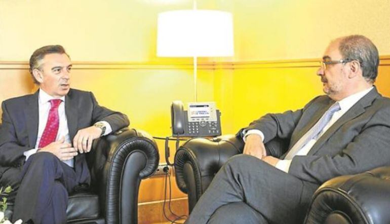 Luis María Beamonte y Javier Lambán, en una imagen de archivo, durante una reunión en abril de 2017 