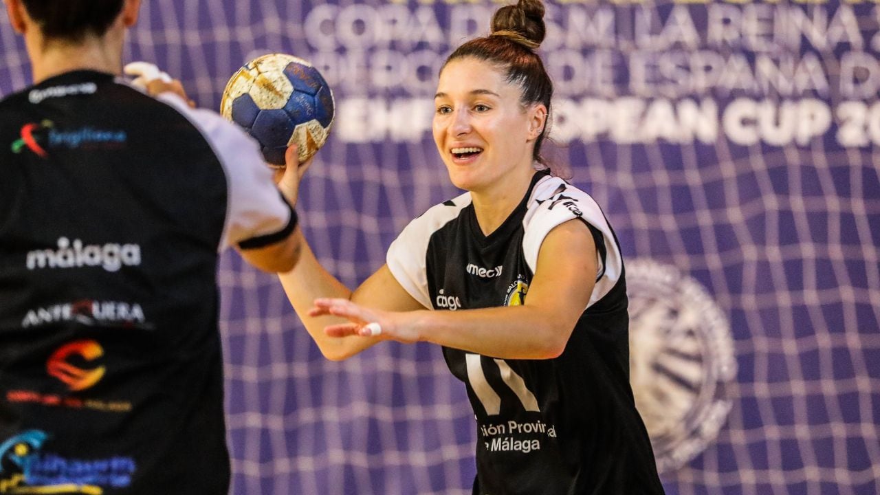 La jugadora del Costa del Sol Espe López, ante la eliminatoria frente al Gloria Buzau de la EHF European League