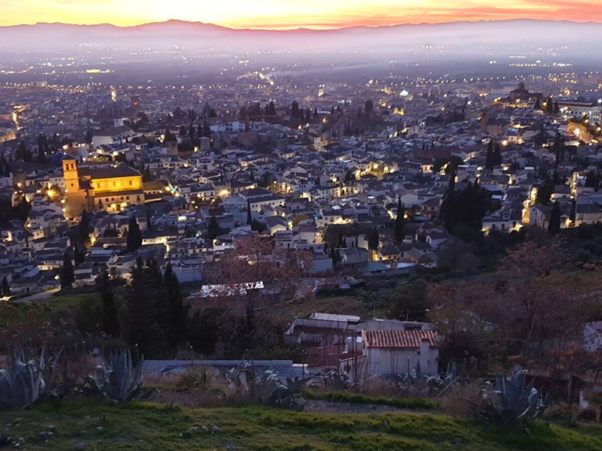 Granada estudia nuevas restricciones de tráfico para rebajar la alta contaminación