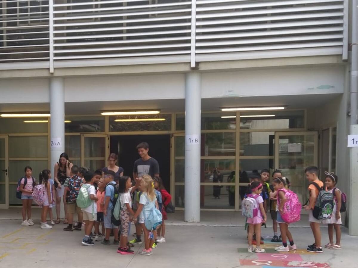 Comença el curs sense mascaretes ni protestes