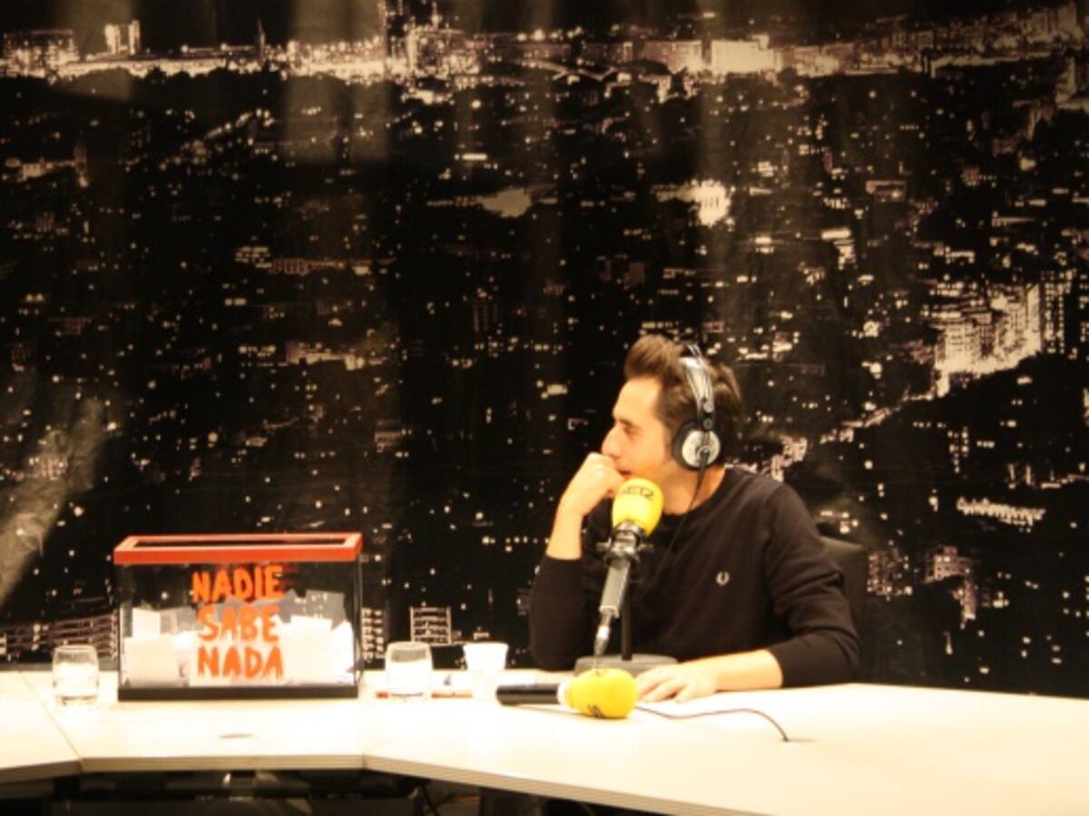 ¿Por qué las dependientas miran al vacío mientras tecleas el pin de la tarjeta?