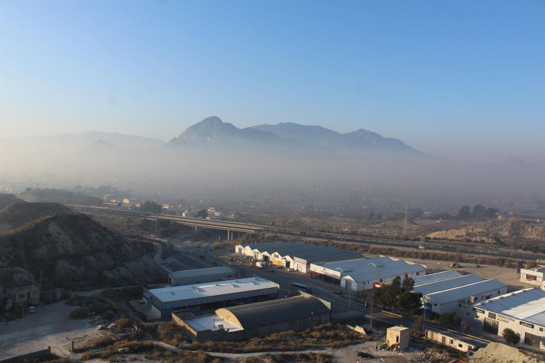 Imagen de archivo de un episodio de contaminación en Cartagena