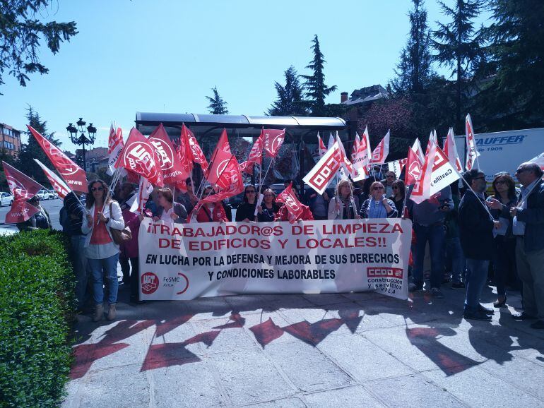 Los trabajadores se concentraron en la Plaza de Santa Ana