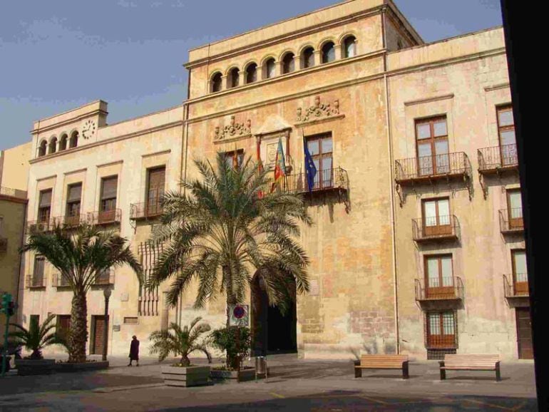 Fachada del Ayuntamiento de Elche