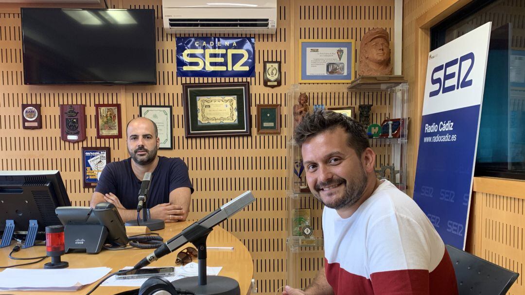 Luis Rivero y Antonio Pérez 'Piru' en los estudios de Radio Cádiz