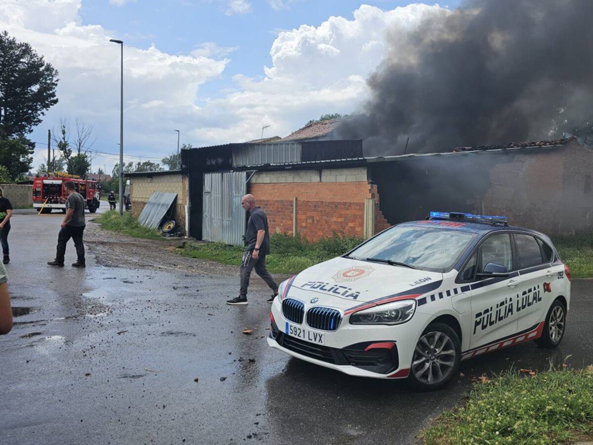 Mueren 16 terneros y 2 vacas en un incendio causado por un rayo