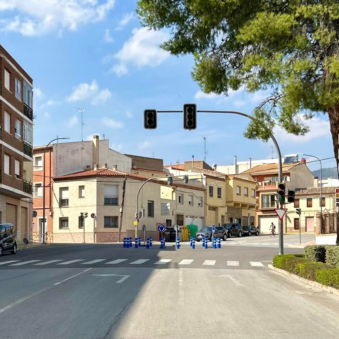 Rotonda calle El Molino con Avda de Villena