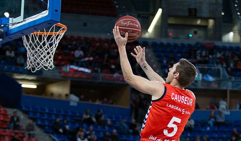 Fabien Causeur con 27 de valoración, MVP de la 9ª jornada junto con Álex Abrines del F.C.Barcelona