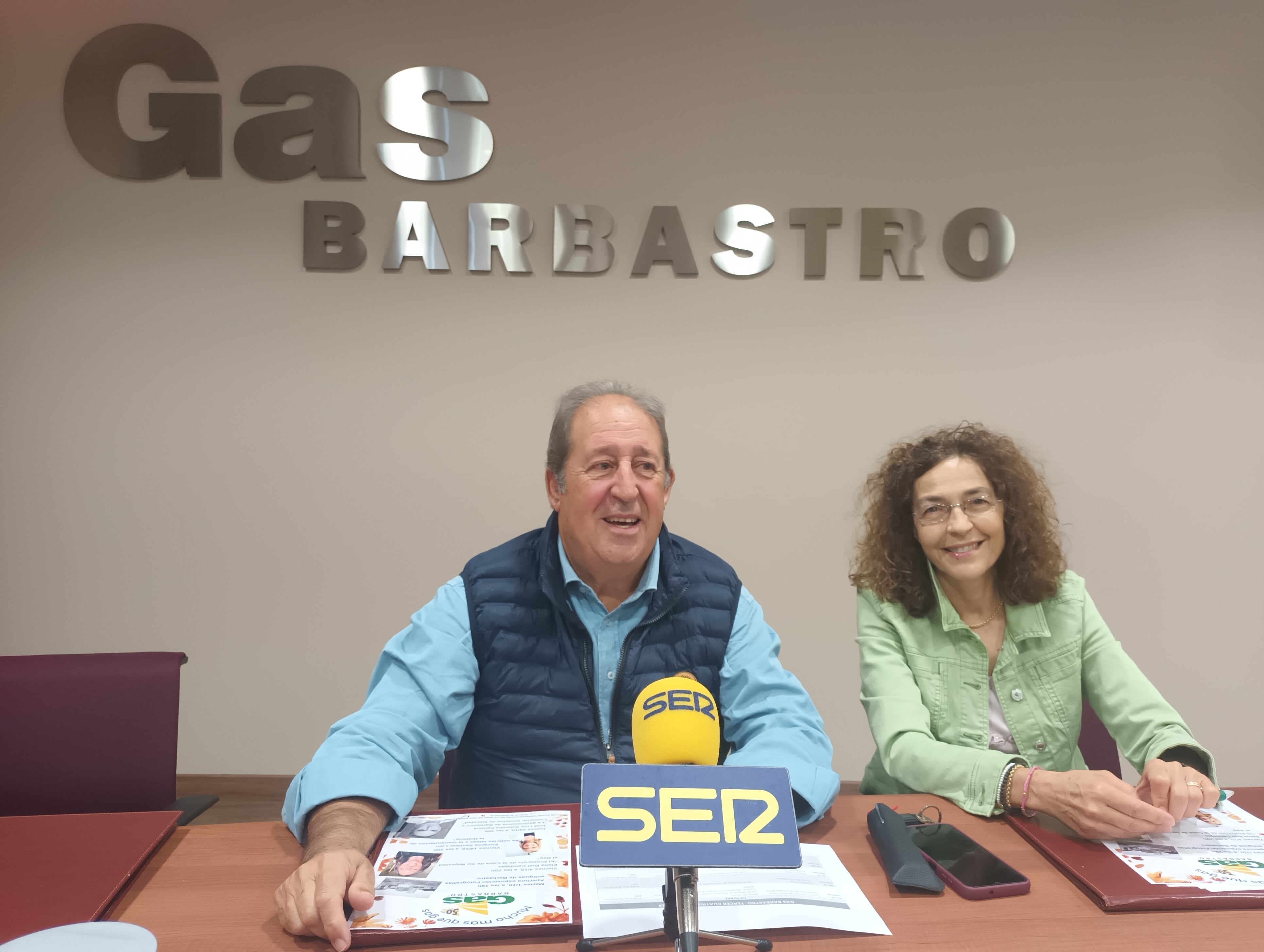 Eduardo Puente y Macu Hervás en una presentación de los actos del 50 aniversario 