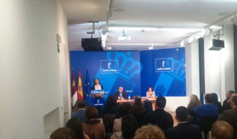 La consejera de Bienestar Social Aurelia Sánchez, durante su discurso este viernes en Albacete