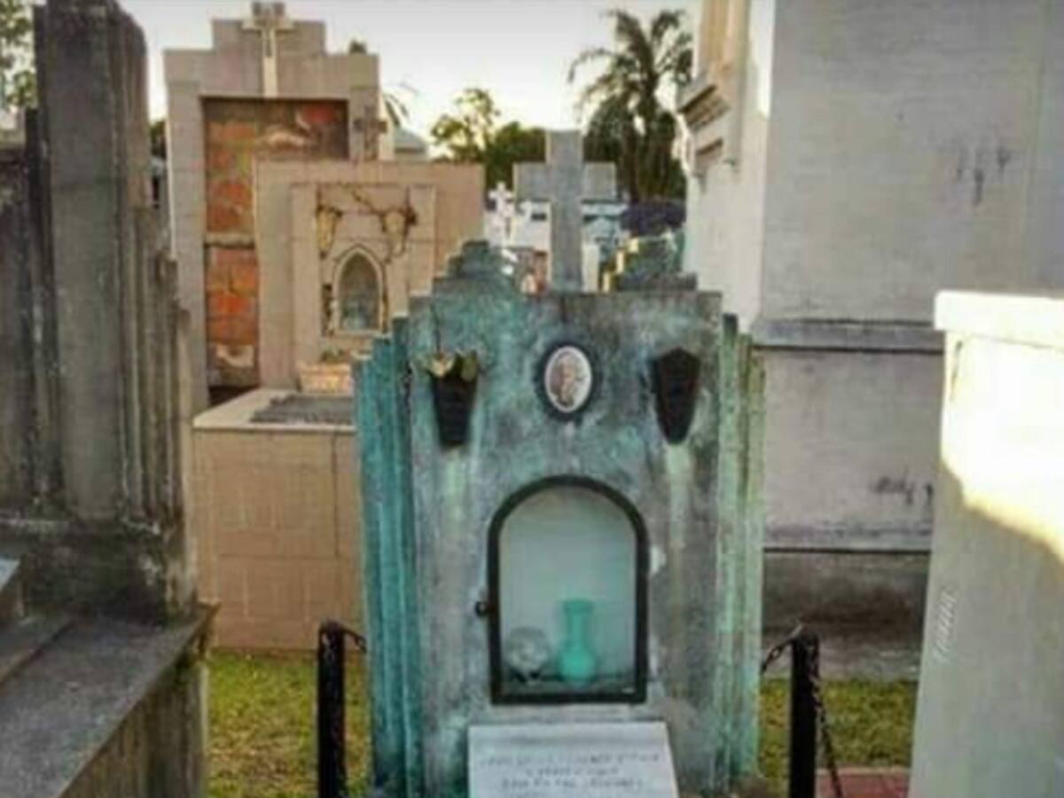 "Demente esposa y peores hijos": el insólito epitafio de una tumba que se ha viralizado por su mensaje de rencor